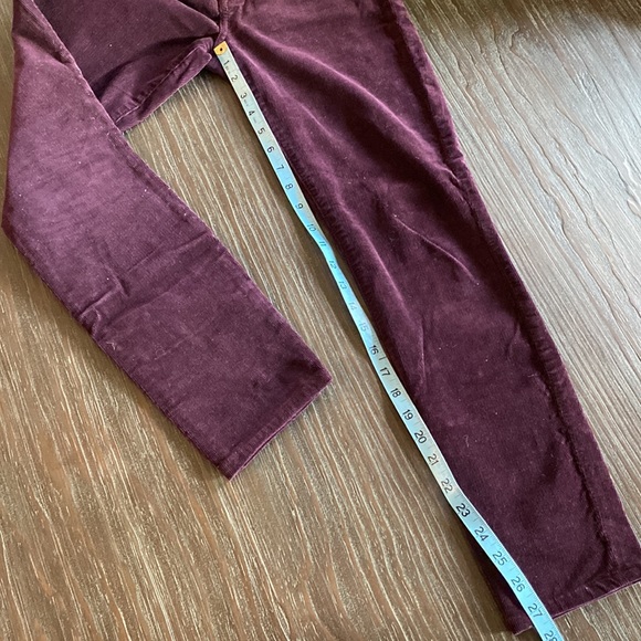 7 for all Mankind ladies corduroy pants in deep burgundy. Size 26. - Picture 8 of 8